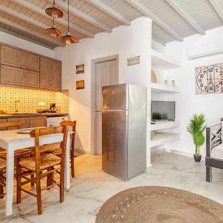 Elenitas Beach House In Ornos Экстерьер фото